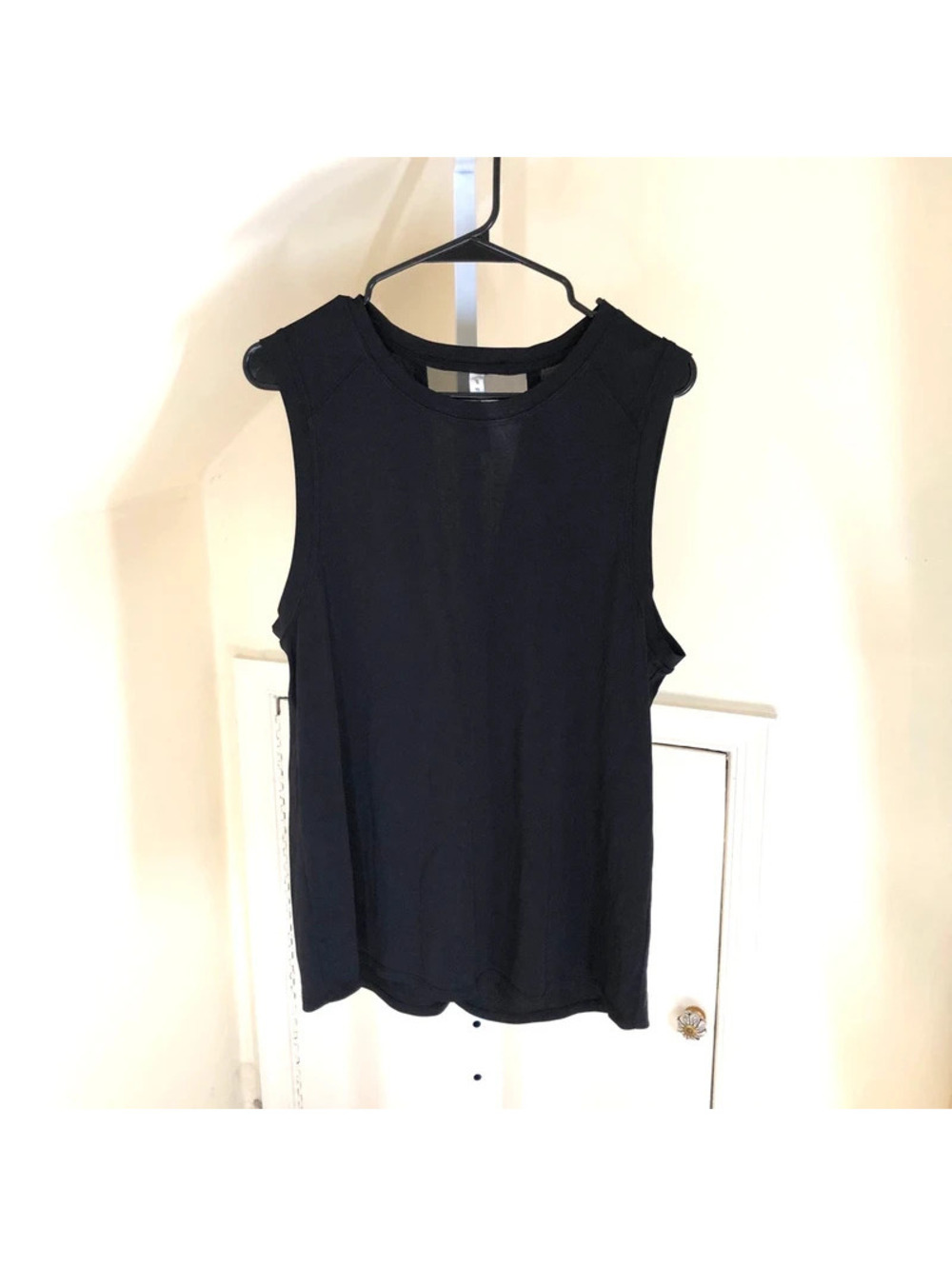 Fabletics EUC Women's Black Sleeveless Athletic Top Size M
